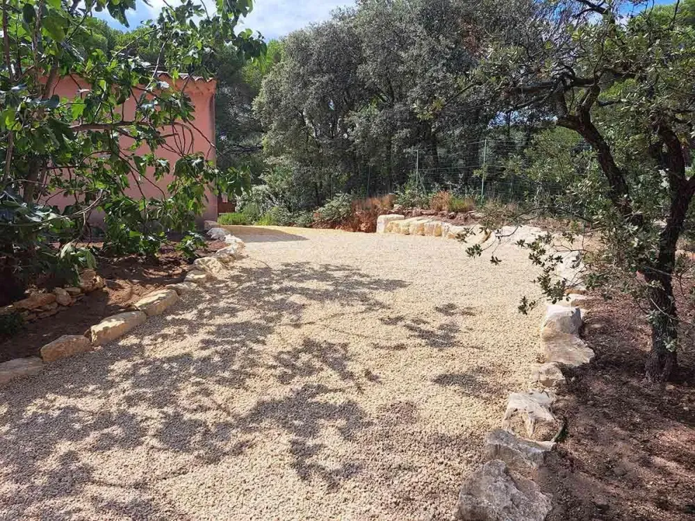 Travaux d'aménagement extérieur à Mornas